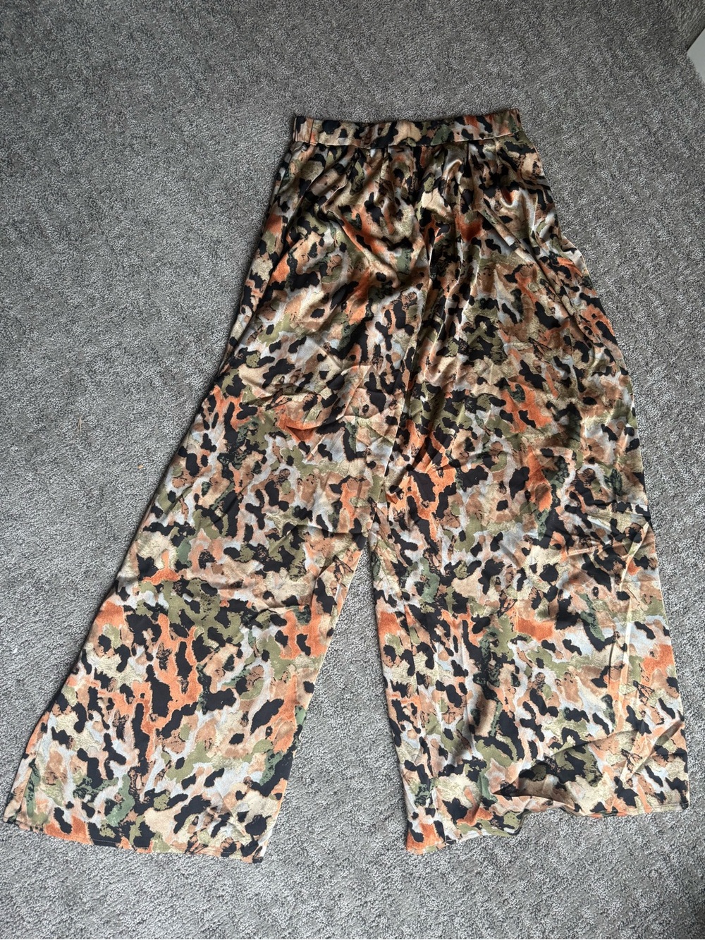 Forever 21 Women’s Satin Wide-Leg Dress Pants in Green/Orange/Black